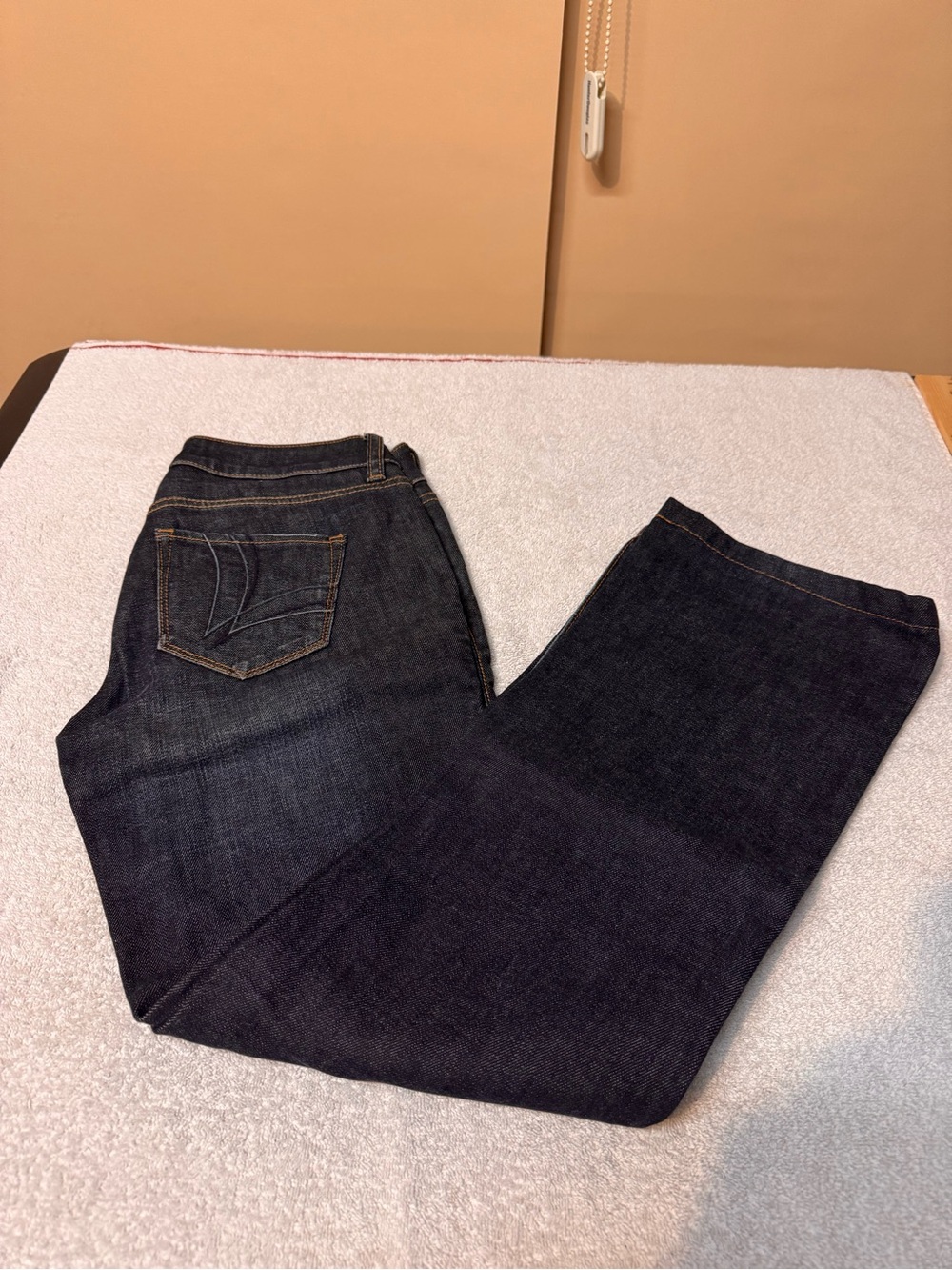 Women’s Victoria’s Secret The London Bootcut Jeans. Size 2 New